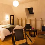 Demeures & Chateaux De La Tour - & Restaurants - Auvergne Szálloda Marcolès