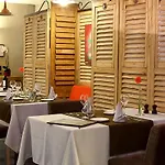 Demeures & Chateaux De La Tour - & Restaurants - Auvergne Marcolès