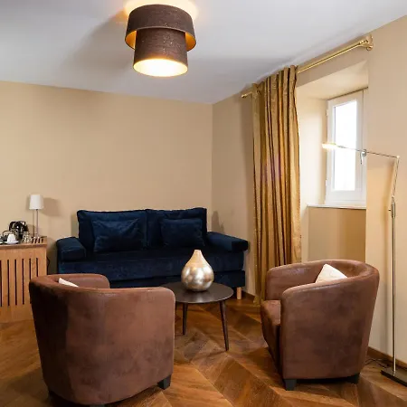 Demeures & Chateaux De La Tour - & Restaurants - Auvergne Marcoles