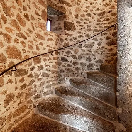 فندق Demeures & Chateaux De La Tour - & Restaurants - Auvergne 4*