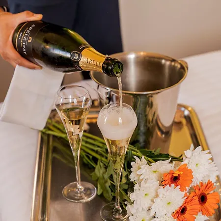Demeures & Chateaux De La Tour - & Restaurants - Auvergne 4*