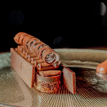 Demeures & Chateaux De La Tour - & Restaurants - Auvergne Marcoles