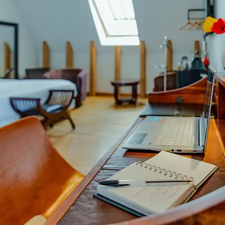 Hotell Demeures & Chateaux De La Tour - & Restaurants - Auvergne 4*