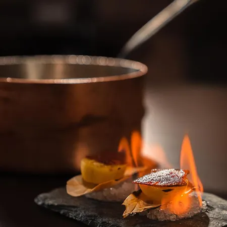 Hotell Demeures & Chateaux De La Tour - & Restaurants - Auvergne Marcoles