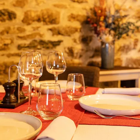 Hotel Demeures & Chateaux De La Tour - & Restaurants - Auvergne Marcoles