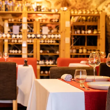 Hotell Demeures & Chateaux De La Tour - & Restaurants - Auvergne