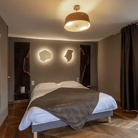 Demeures & Chateaux De La Tour - & Restaurants - Auvergne Hotel Marcoles