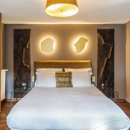 Demeures & Chateaux De La Tour - & Restaurants - Auvergne Hotel Marcoles