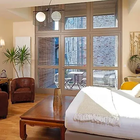 Hotel Demeures & Chateaux De La Tour - & Restaurants - Auvergne 4*