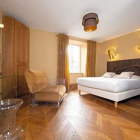 Demeures & Chateaux De La Tour - & Restaurants - Auvergne Szálloda 4*