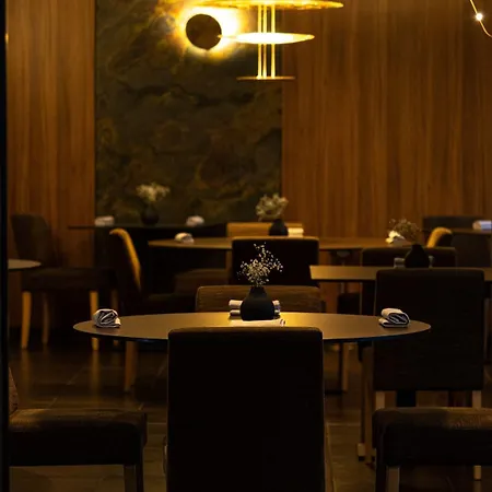 Demeures & Chateaux De La Tour - & Restaurants - Auvergne