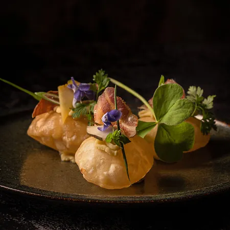 Demeures & Chateaux De La Tour - & Restaurants - Auvergne Marcoles