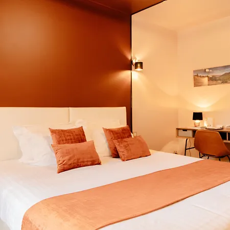 Demeures & Chateaux De La Tour - & Restaurants - Auvergne Hotel 4*