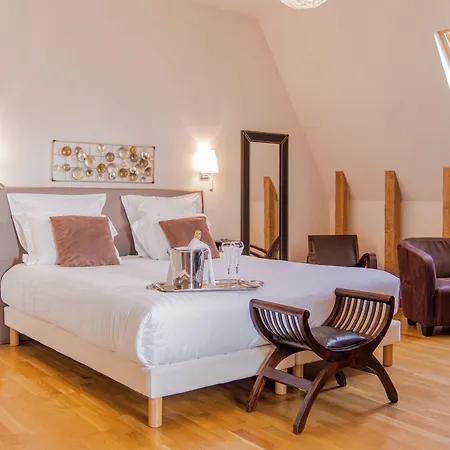 Demeures & Chateaux De La Tour - & Restaurants - Auvergne Marcoles