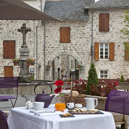 Demeures & Chateaux De La Tour - & Restaurants - Auvergne 4* Marcolès