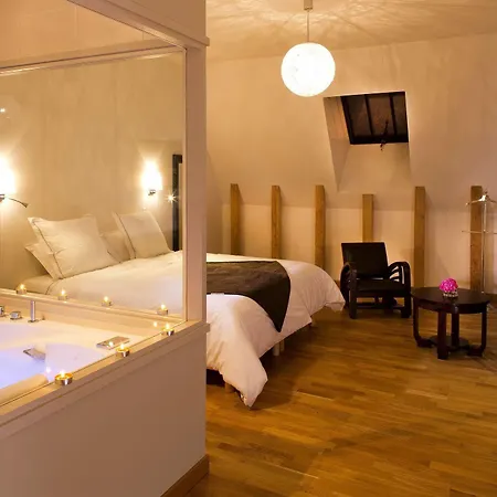 Demeures & Chateaux De La Tour - & Restaurants - Auvergne فندق