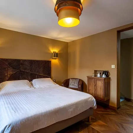 Demeures & Chateaux De La Tour - & Restaurants - Auvergne 4* Marcoles
